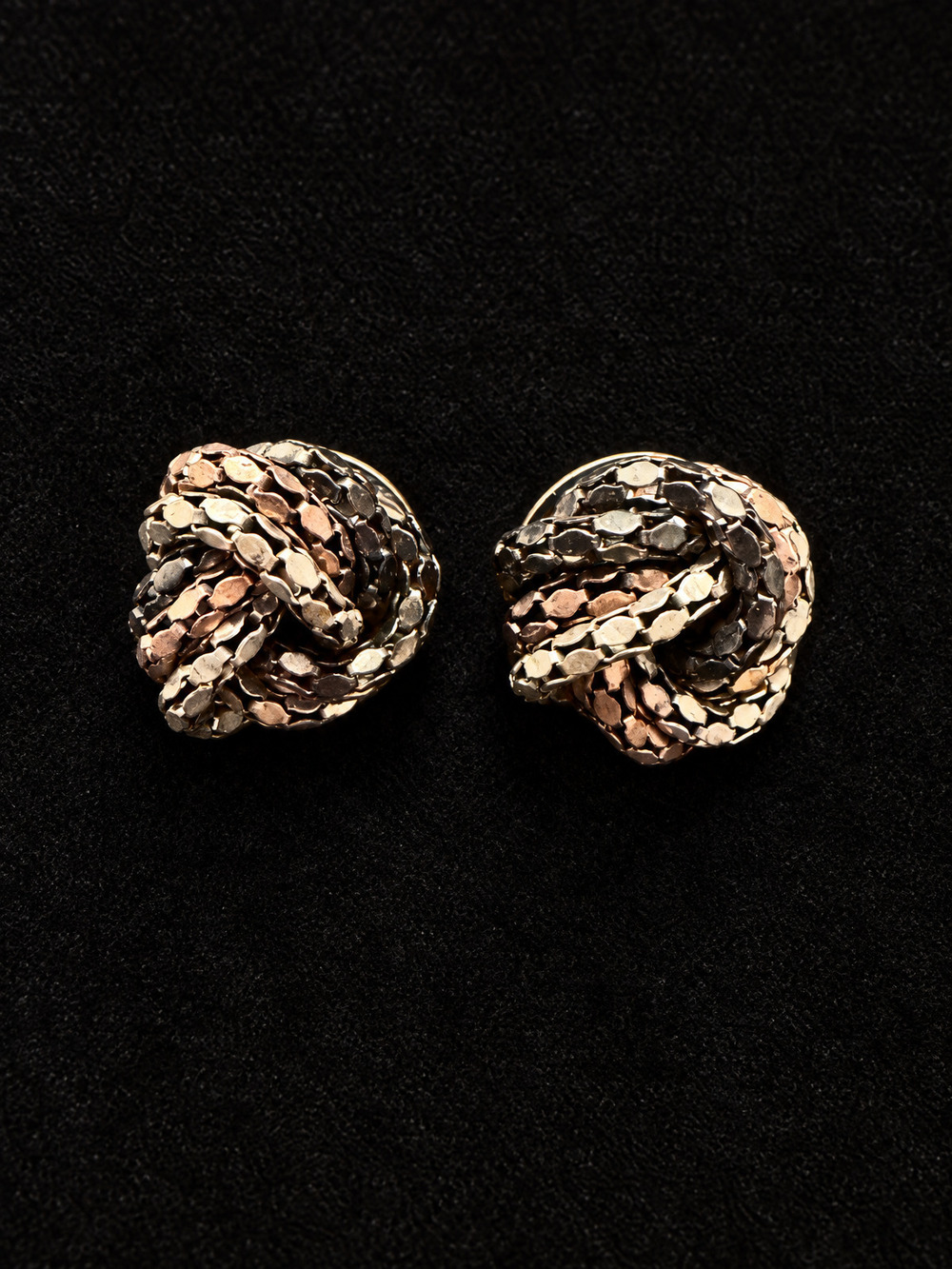 ⚜️ Knot Stud Earrings | Vintage 80s | Gold-Tone Rose Metal Mesh 💗